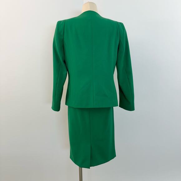 Escada Green 2-Piece Skirt Suit Blazer Wool Blend Green | Size 38 & 40 (US 8-10) - Picture 7 of 16